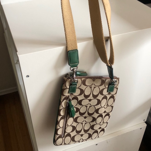 Coach purse - Picture 3 of 4